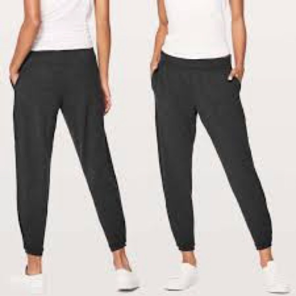 Lululemon Black Twisted & Tucked Pants, Size 2 - Picture 5 of 8